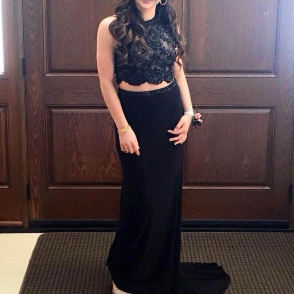 Sherri hill two piece prom dress - Picture 3 of 7
